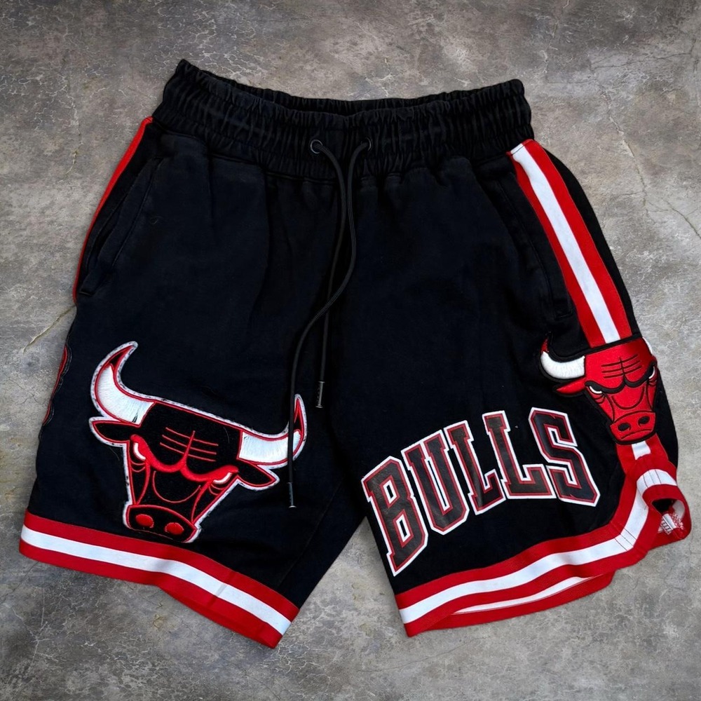 Pro Standard Chicago Bulls 6X NBA Finals Champion Shorts Men's Medium Sportswear